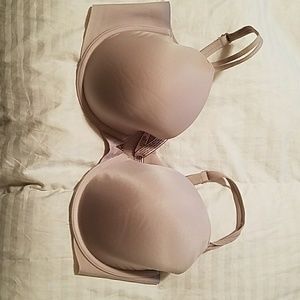 Lightweight VS bra nude color